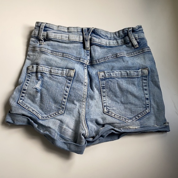 High waisted Shorts - Picture 2 of 3